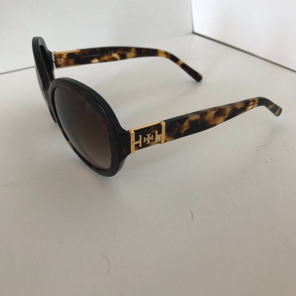 Tory Burch Sunglasses with Case - Picture 9 of 10